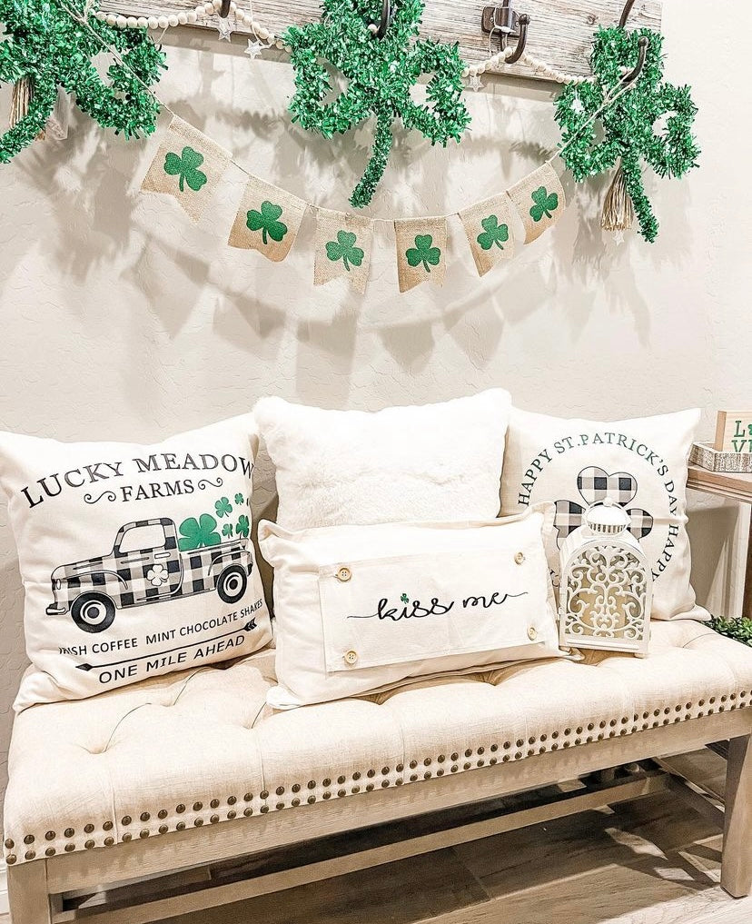 Glitter Holiday Panel:  Kiss Me Shamrock. Spring, St Saint Patricks Day Leprechaun Irish Saying, Luck:  KISS ME SHAMROCK